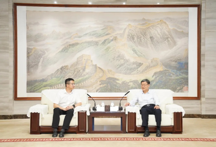 李志辉与东方电气集团罗乾宜进行座谈